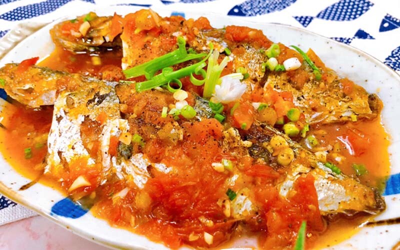 Cá Mắt Lộ Chiên Sốt Cà