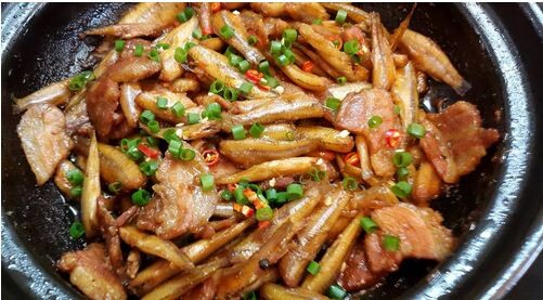 Cá Lòng Tong Kho Ba Rọi