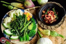 Rau luộc + kho quẹt