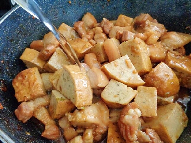 Thịt Kho Chả Cá