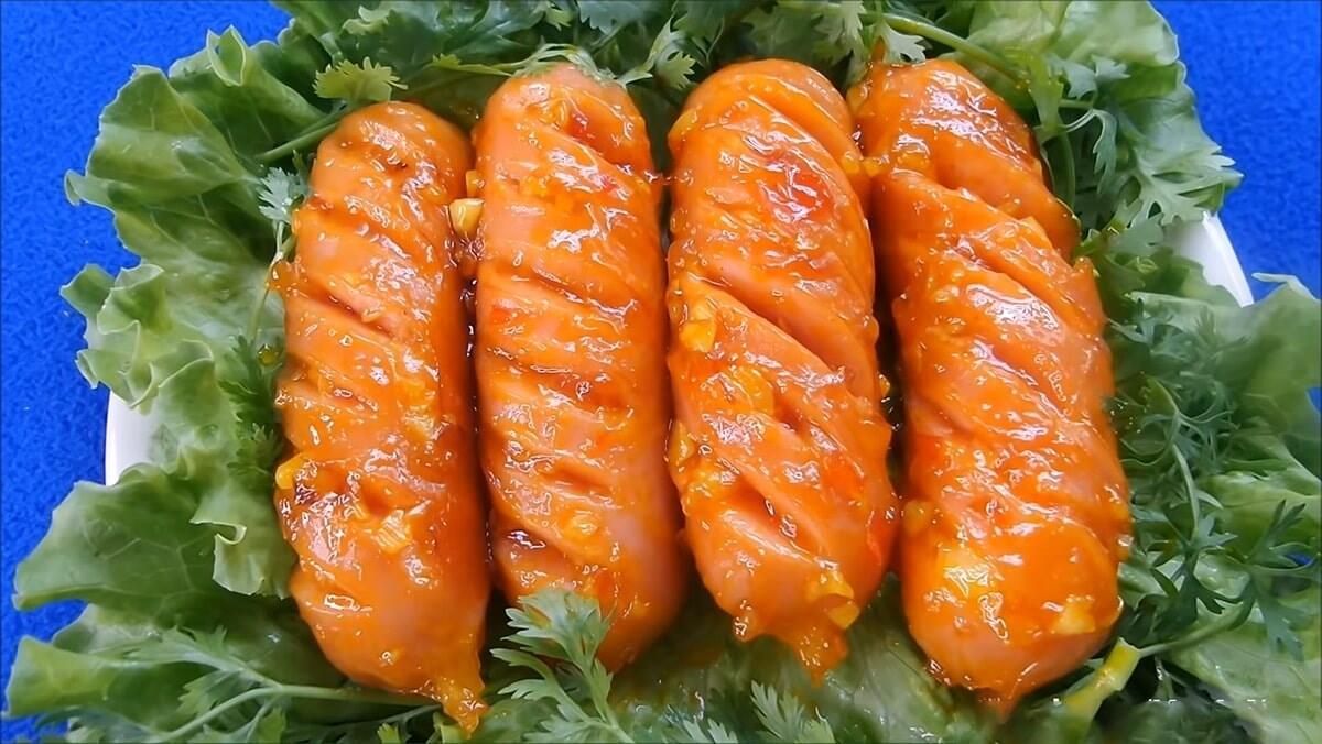 Xúc xích sốt tiêu