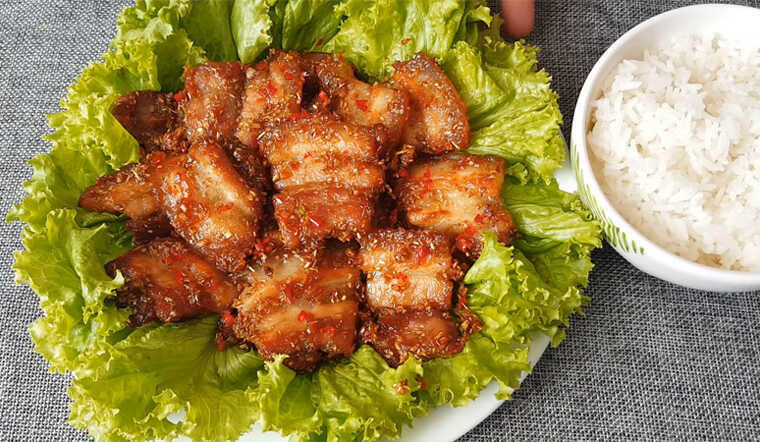 thịt chiên sả ớt