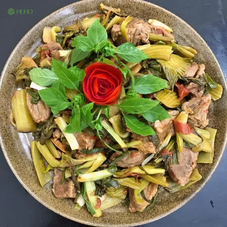 nạm bò kho dưa cải chua